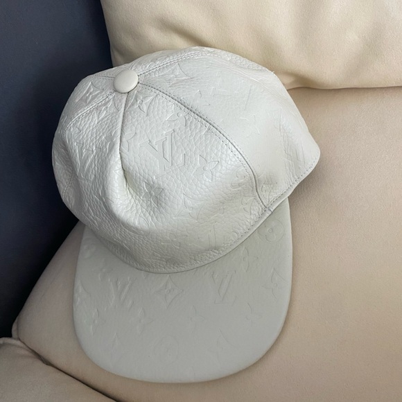 Unisex Louis Vuitton White Embossed Cap - Picture 1 of 4
